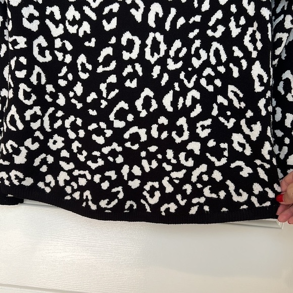 Chico’s Animal Print Sweater Crewneck Small (Chico’s 0) Black White - Picture 5 of 10